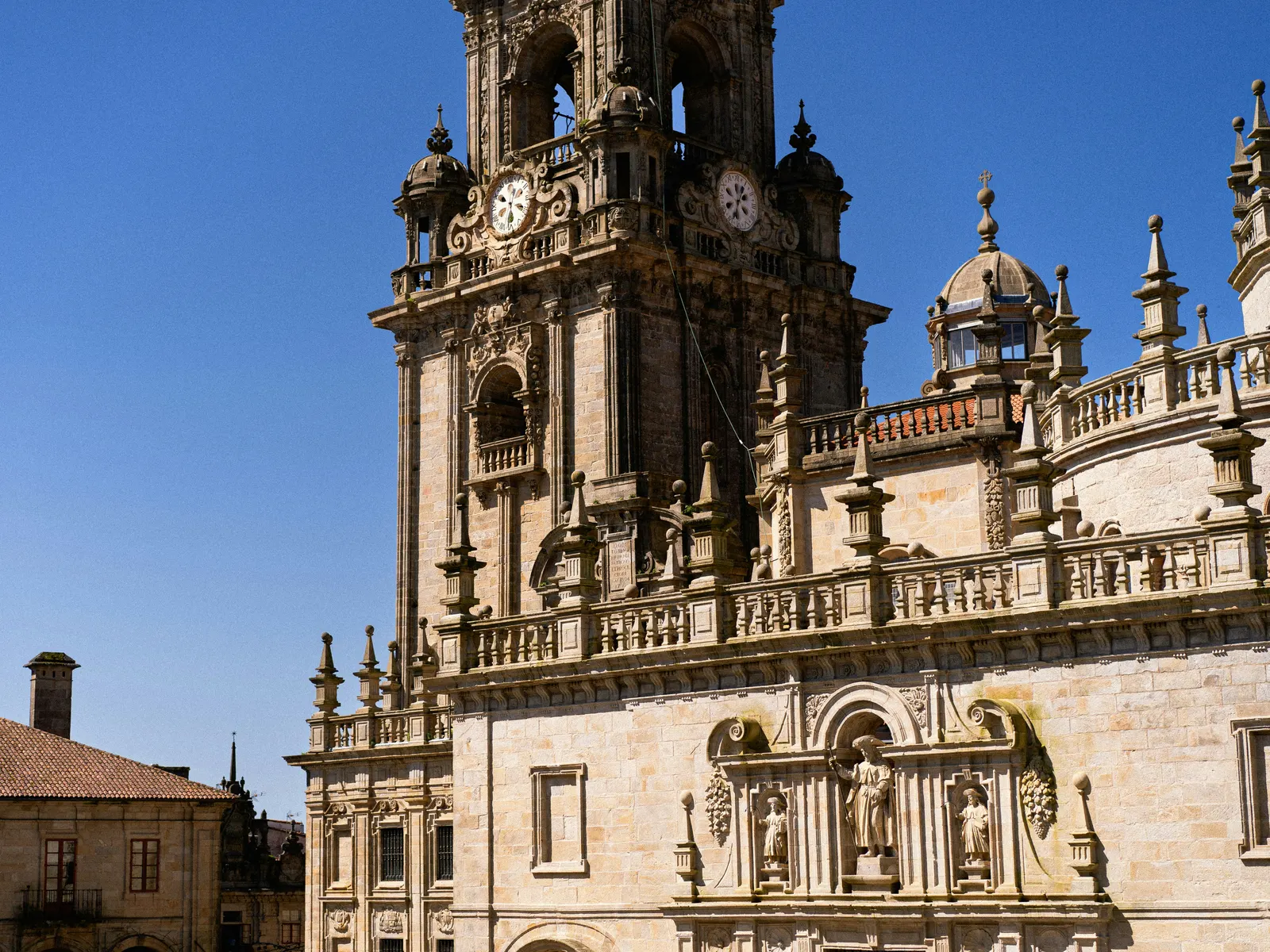Barockfassade der Kathedrale von Santiago de Compostela